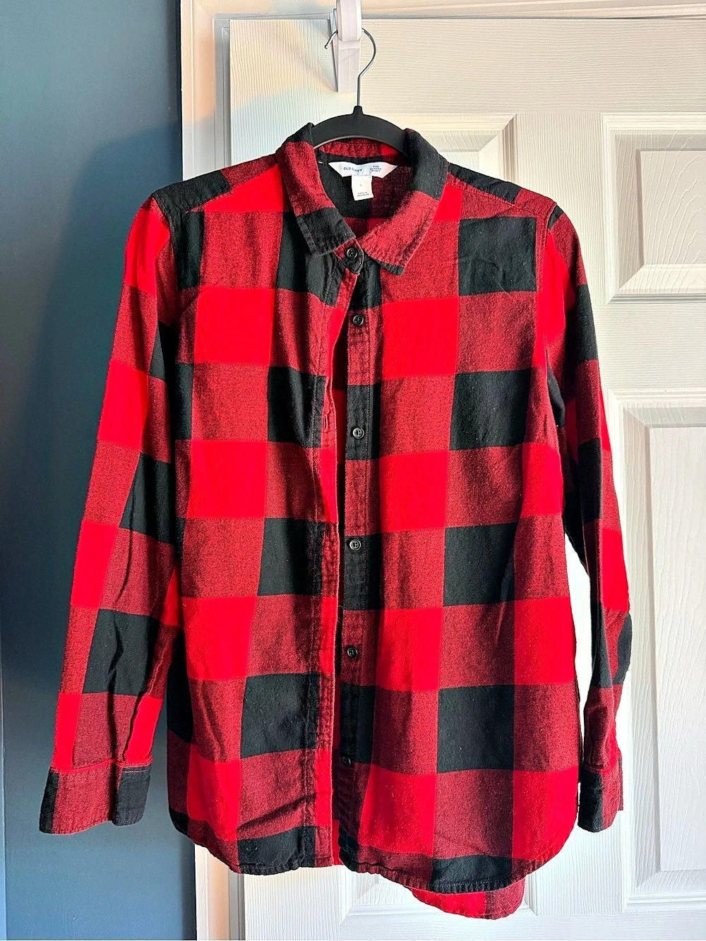Old Navy Women’s Plaid Button Down Red & Black Large